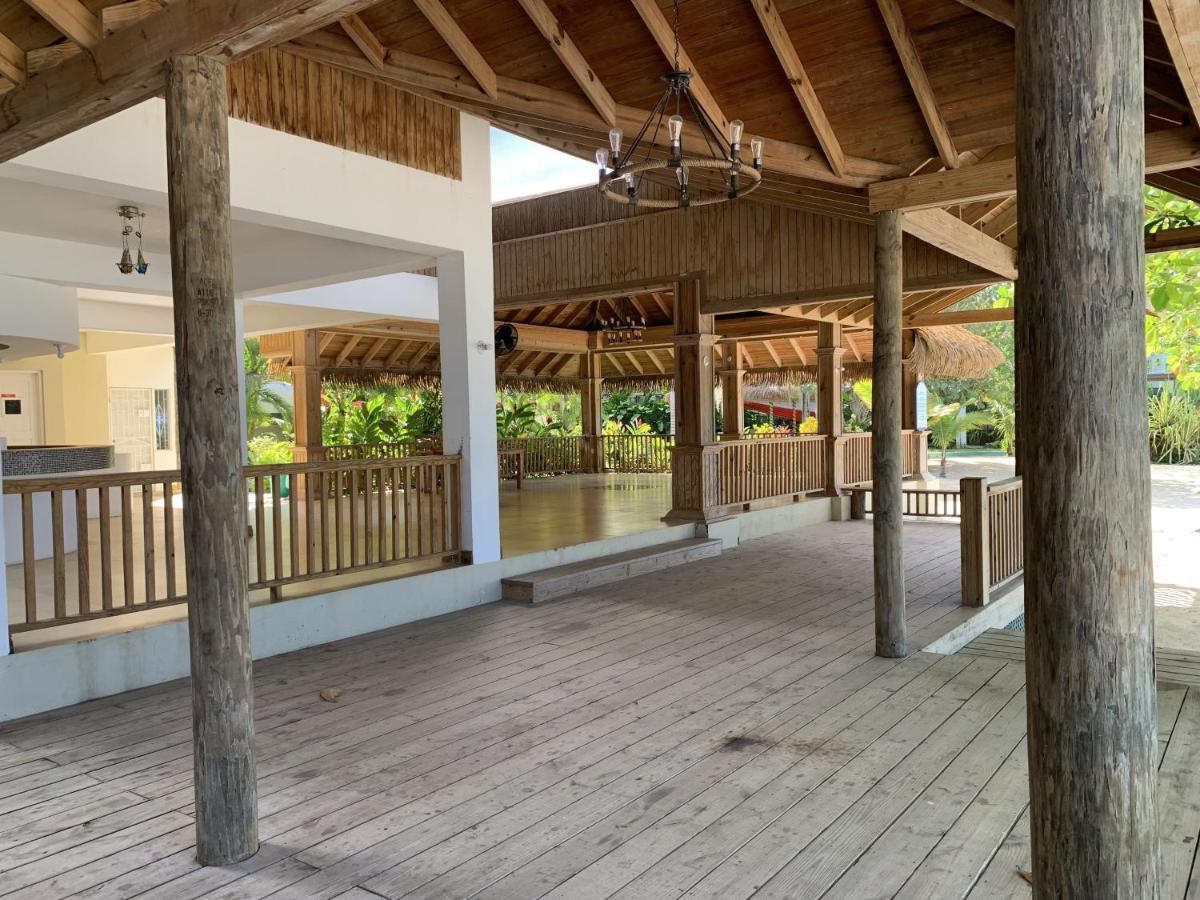 King Suite At Oceanview Resort In Jamaica - Enjoy 7 Miles Of White Sand Beach! Negril Bagian luar foto