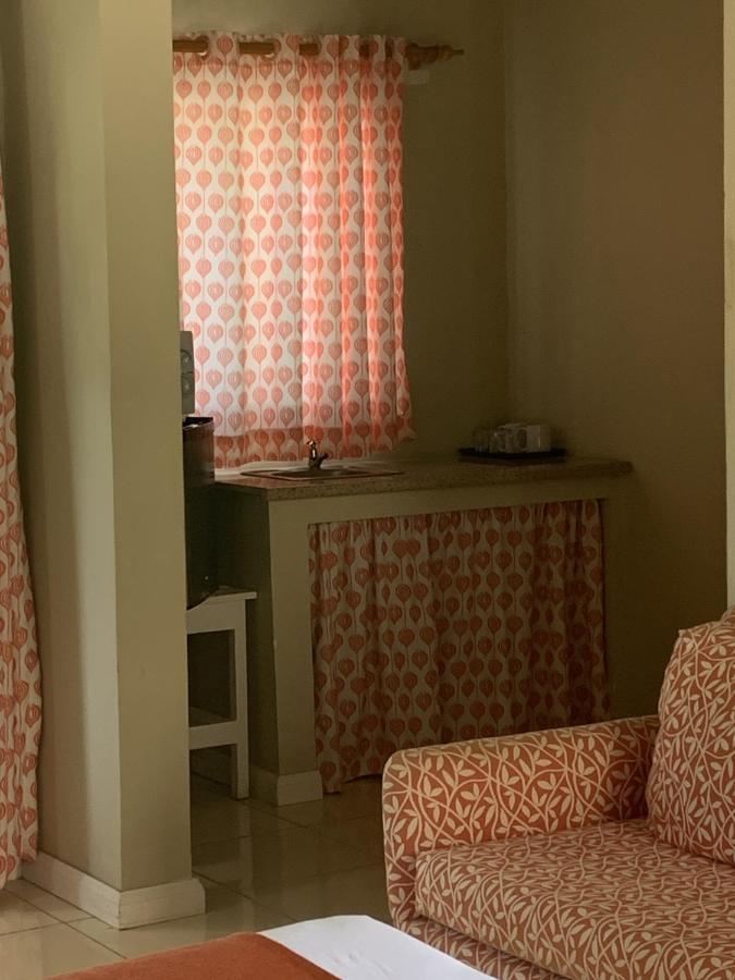 King Suite At Oceanview Resort In Jamaica - Enjoy 7 Miles Of White Sand Beach! Negril Bagian luar foto